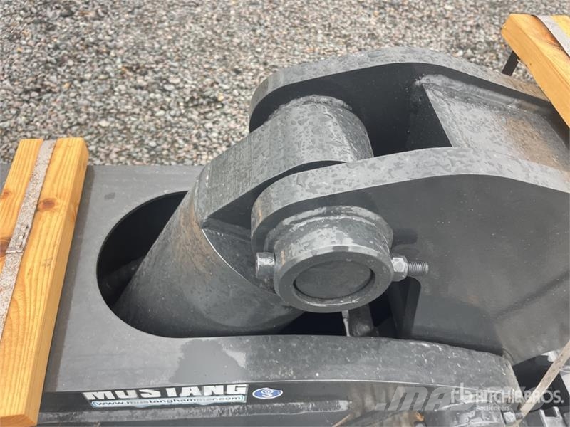 Mustang RH10 Rotating Demolition Pulverizer (Unused) Trituradoras