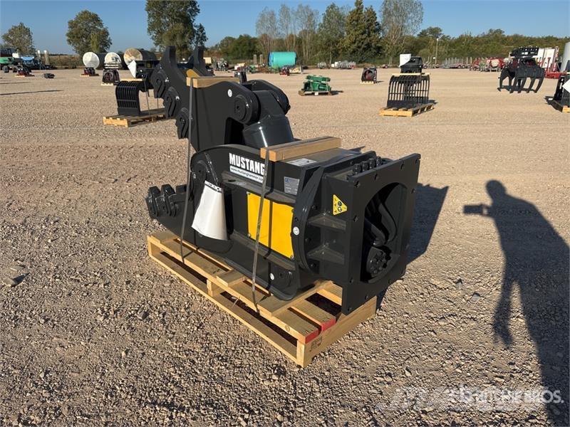 Mustang RH12 جراشات البناء