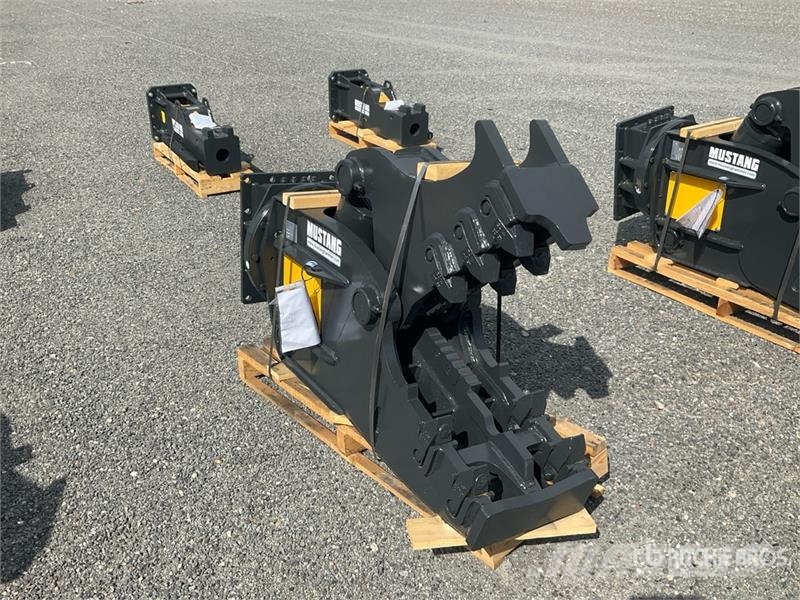 Mustang RH15 Demolition Pulverizer (Unused) جراشات البناء