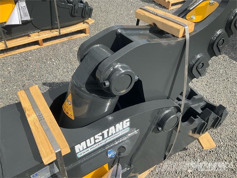 Mustang RH15 Demolition Pulverizer (Unused) جراشات البناء