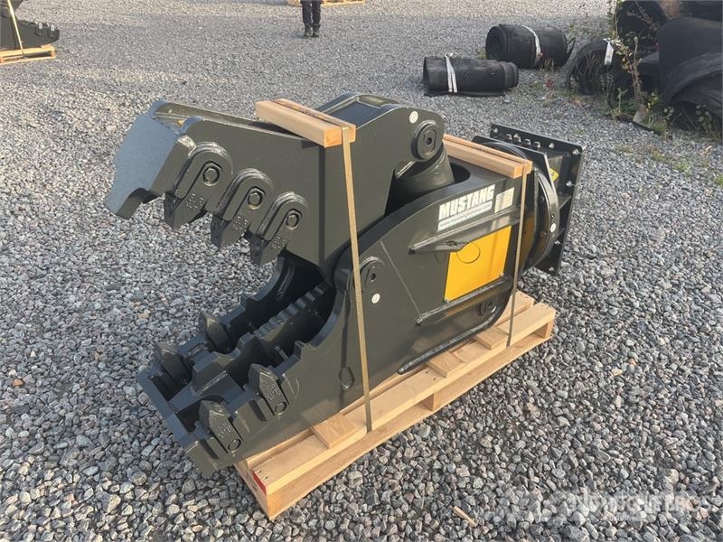 Mustang RH16 Crushers