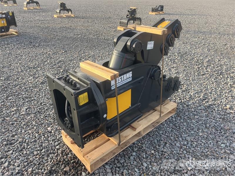 Mustang RH16 Crushers