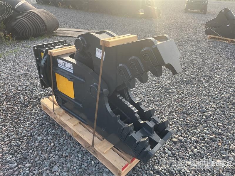Mustang RH16 Crushers