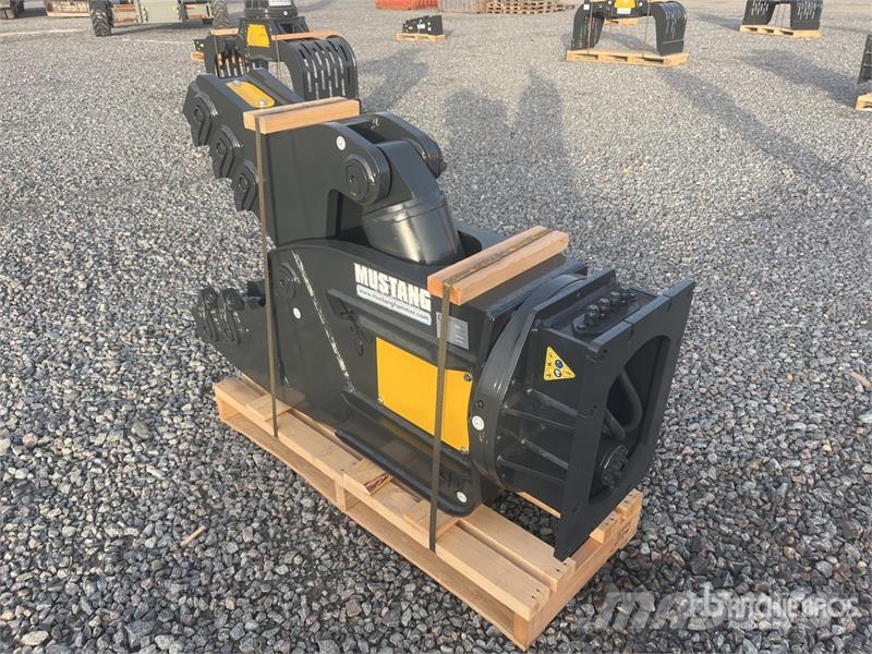 Mustang RH16 Crushers