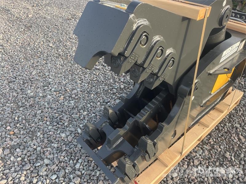 Mustang RH16 Crushers