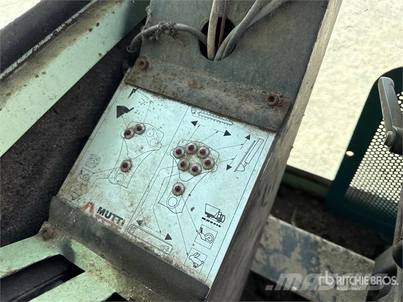 Mutti MC 18 Feed Mixer Maisītāji dalītāji