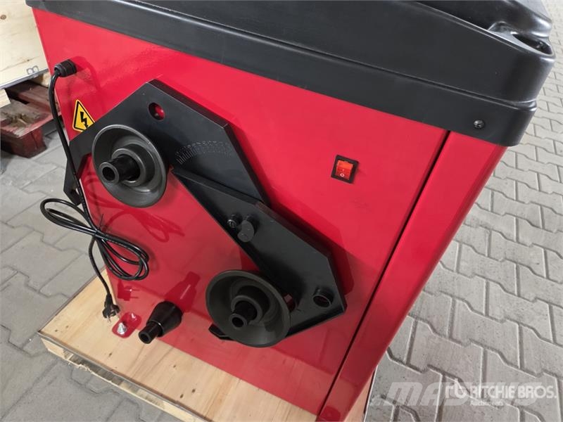MX-566 Tyre Changer and MX-680 Wheel Balancer (Unu Altri componenti