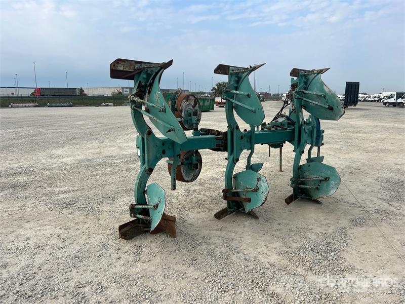 Nardi 3 Bottom Breaking Plow Plows