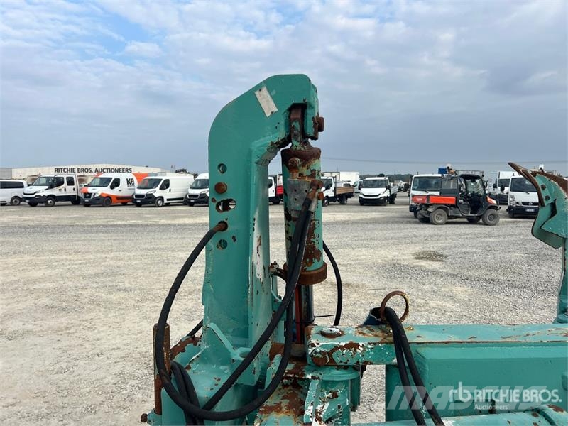 Nardi 3 Bottom Breaking Plow Plows