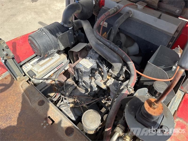 Neuson 3001 عربات نقل قلابة للمواقع