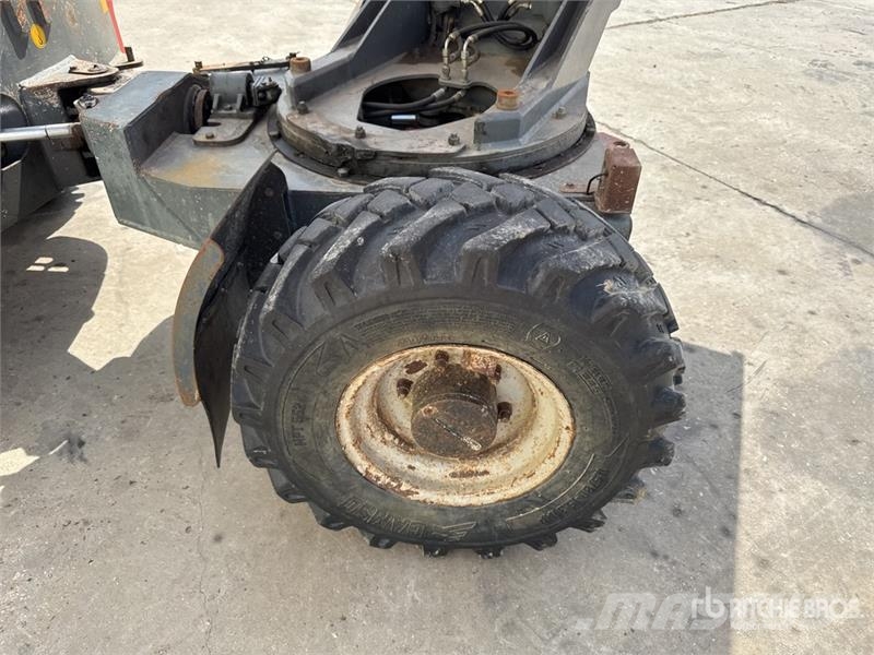 Neuson 3001 عربات نقل قلابة للمواقع