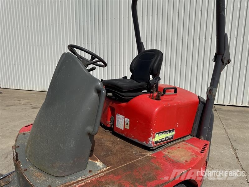 Neuson 3001 عربات نقل قلابة للمواقع