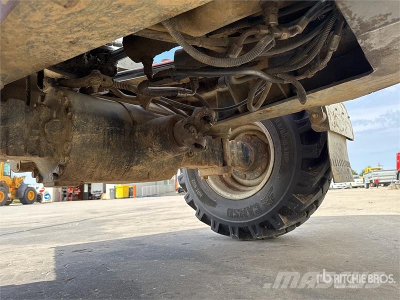 Neuson 3001 عربات نقل قلابة للمواقع