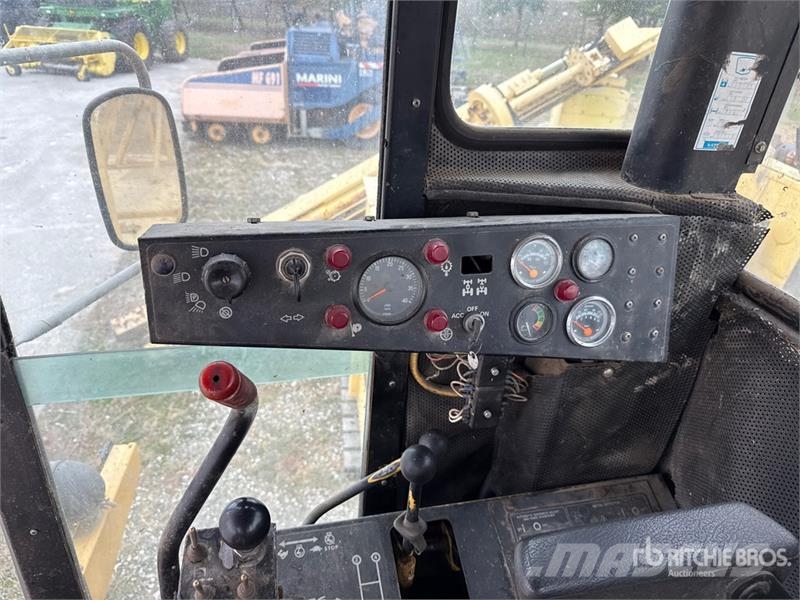 New Holland 2205 Forage Harvester Фуражні комбайни