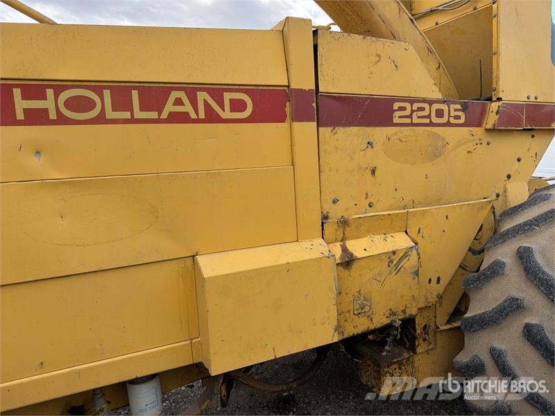 New Holland 2205 Forage Harvester Silokombainid