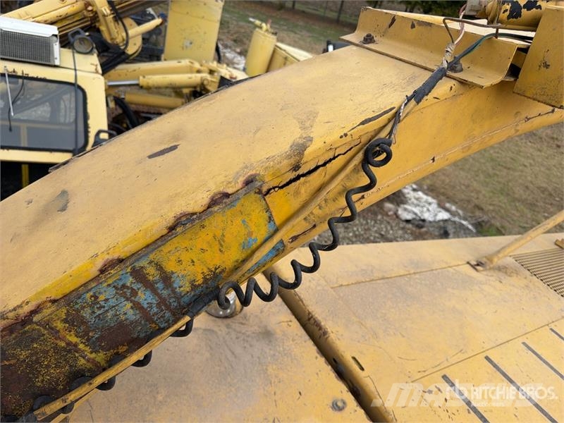 New Holland 2205 Forage Harvester Silokombainid