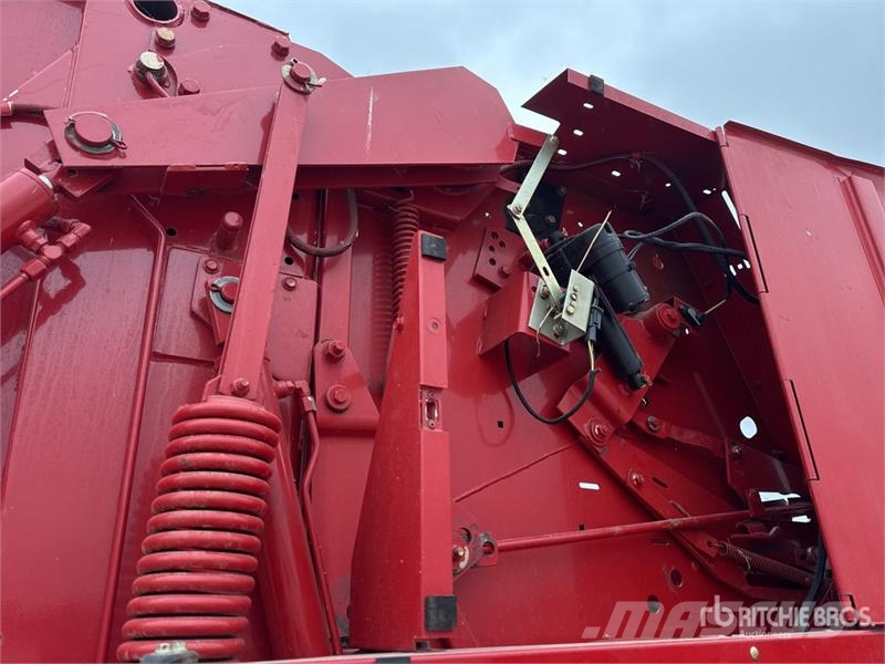 New Holland 658 Presse A Balles Rondes 1 Essieu S/A Round Bale 圓型牧草打包機