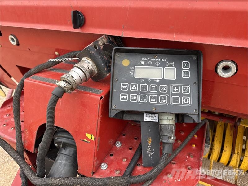 New Holland 658 Presse A Balles Rondes 1 Essieu S/A Round Bale 圓型牧草打包機