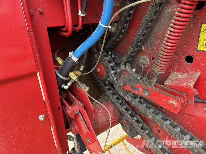 New Holland 658 Presse A Balles Rondes 1 Essieu S/A Round Bale 圓型牧草打包機
