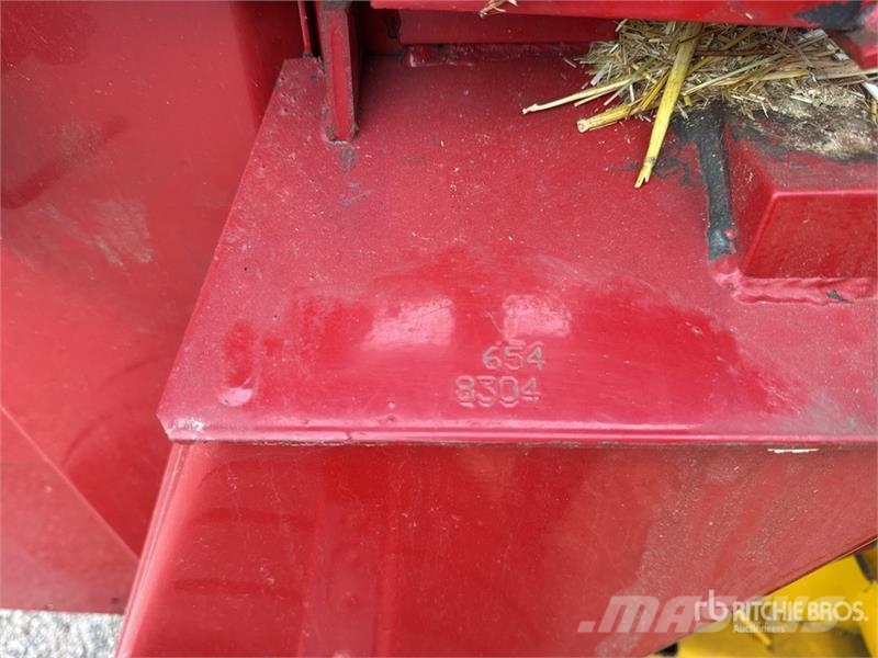 New Holland 658 Presse A Balles Rondes 1 Essieu S/A Round Bale 圓型牧草打包機