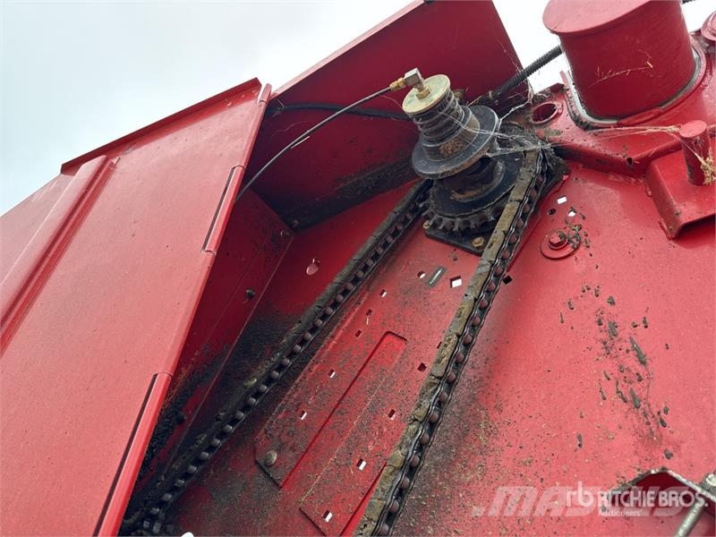 New Holland 658 Presse A Balles Rondes 1 Essieu S/A Round Bale 圓型牧草打包機