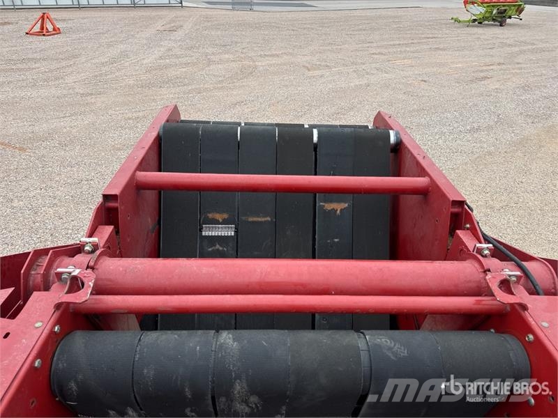 New Holland 658 Presse A Balles Rondes 1 Essieu S/A Round Bale 圓型牧草打包機