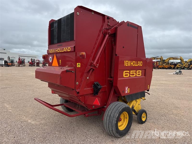 New Holland 658 Presse A Balles Rondes 1 Essieu S/A Round Bale 圓型牧草打包機