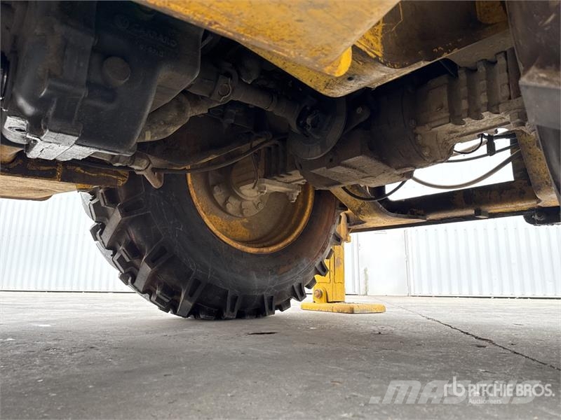 New Holland B80B-SS 4x4 Backhoe Loader バックホーローダー