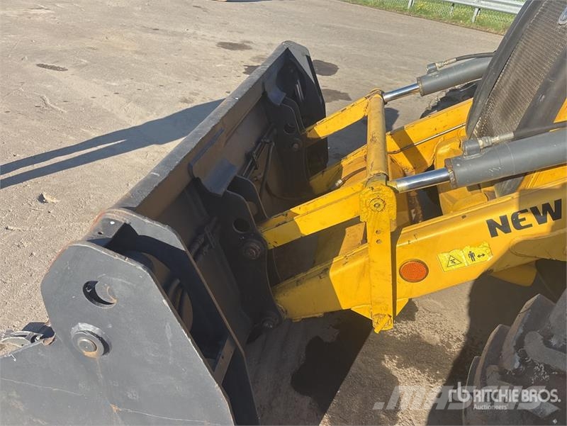 New Holland B80B-SS 4x4 Backhoe Loader Terne
