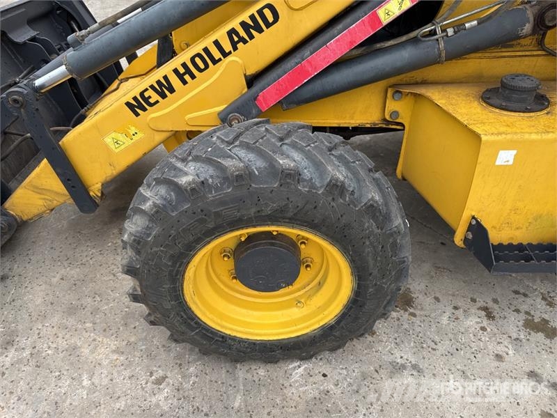 New Holland B80B-SS 4x4 Backhoe Loader バックホーローダー