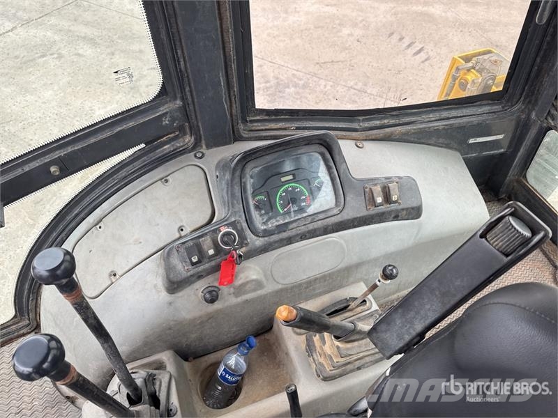 New Holland B80B-SS 4x4 Backhoe Loader バックホーローダー