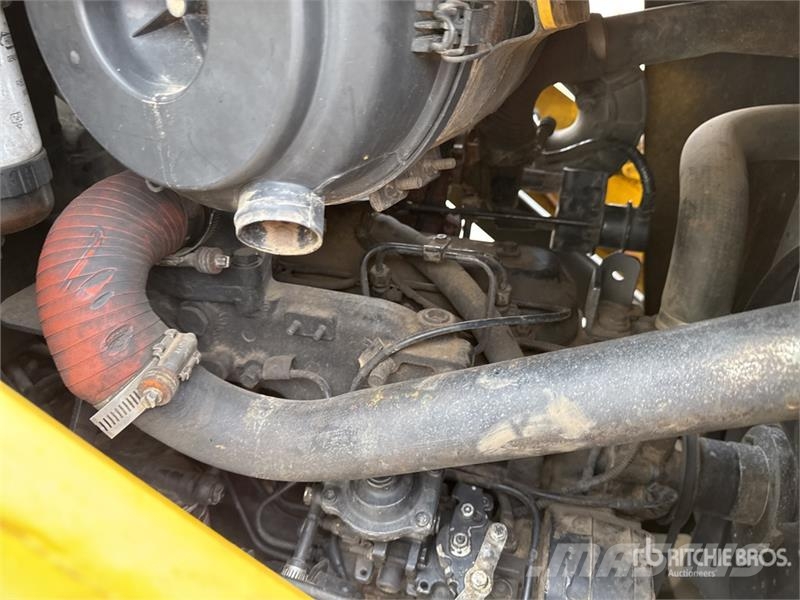 New Holland B80B-SS 4x4 Backhoe Loader バックホーローダー