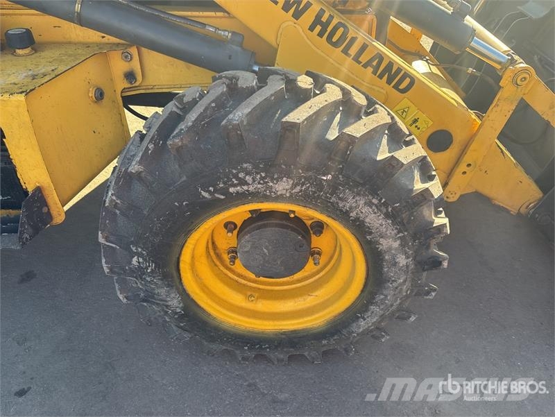 New Holland B80B-SS 4x4 Backhoe Loader Terne