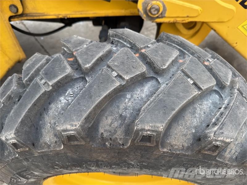 New Holland B80B-SS 4x4 Backhoe Loader バックホーローダー