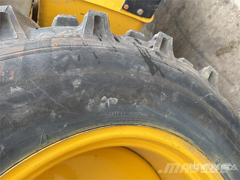 New Holland B80B-SS 4x4 Backhoe Loader バックホーローダー