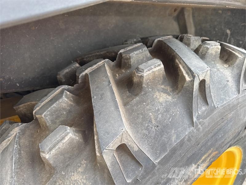 New Holland B80B-SS 4x4 Backhoe Loader バックホーローダー