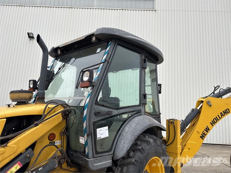 New Holland B80B-SS 4x4 Backhoe Loader バックホーローダー