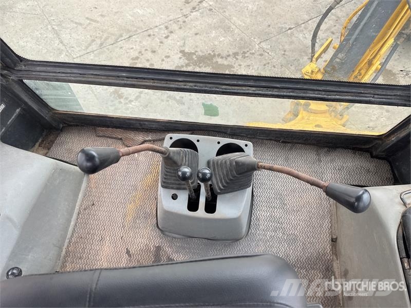 New Holland B80B-SS 4x4 Backhoe Loader バックホーローダー