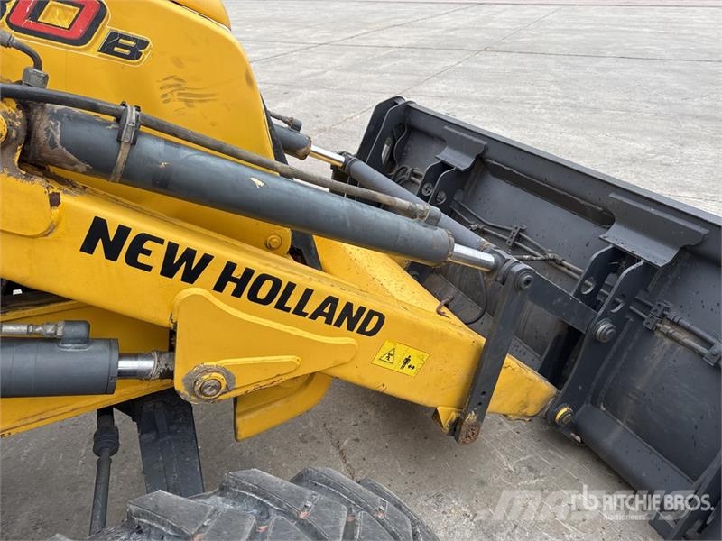 New Holland B80B-SS 4x4 Backhoe Loader バックホーローダー