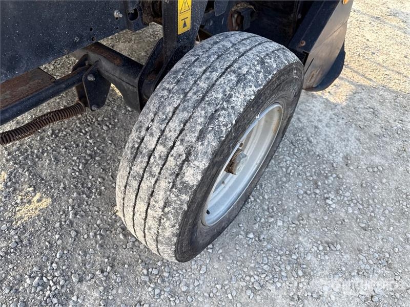 New Holland BR7070 محزمات مستديرة