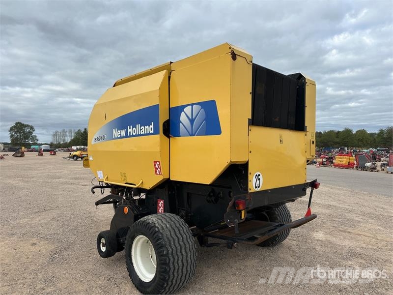 New Holland BR740A محزمات مستديرة
