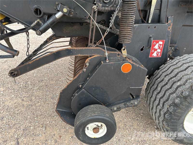 New Holland BR740A محزمات مستديرة