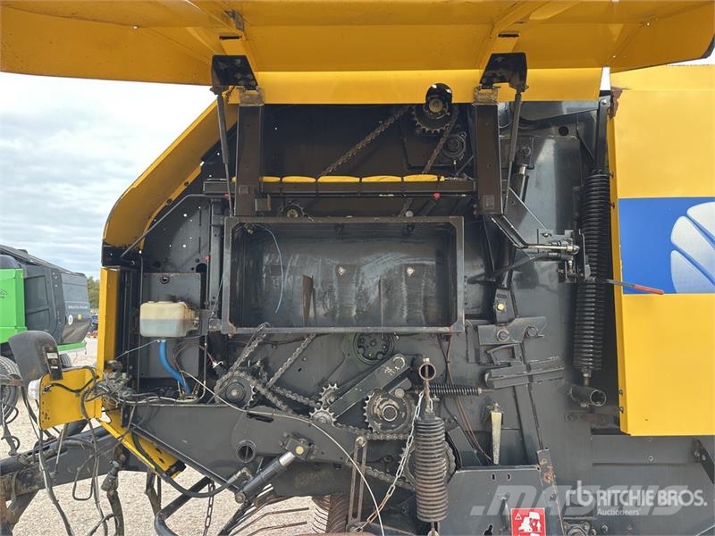 New Holland BR740A محزمات مستديرة