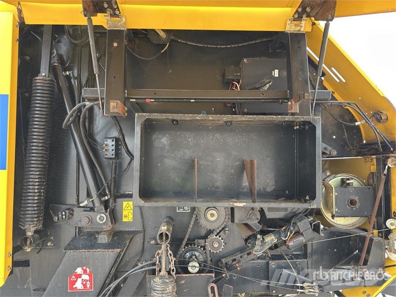 New Holland BR750A محزمات مستديرة