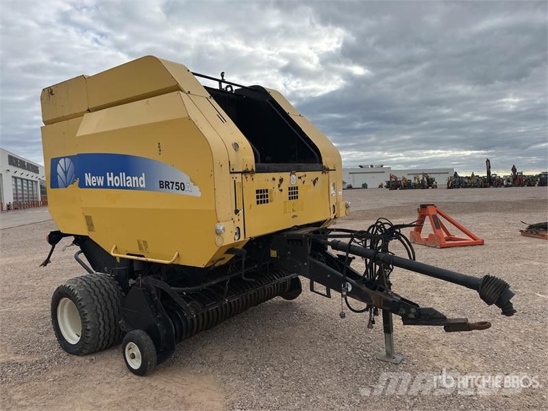 New Holland BR750A محزمات مستديرة