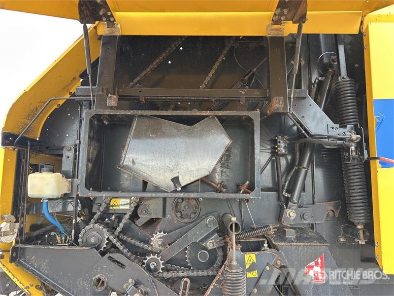New Holland BR750A محزمات مستديرة