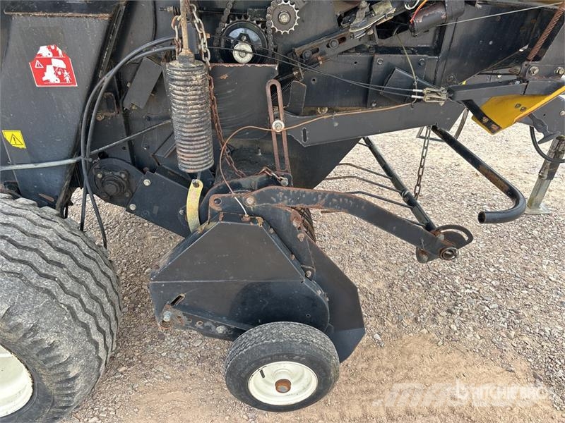 New Holland BR750A محزمات مستديرة