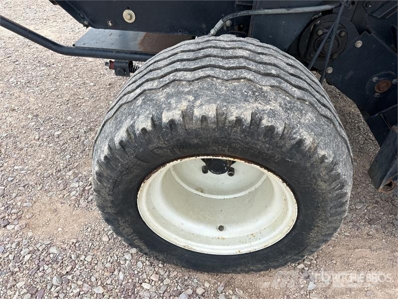 New Holland BR750A محزمات مستديرة
