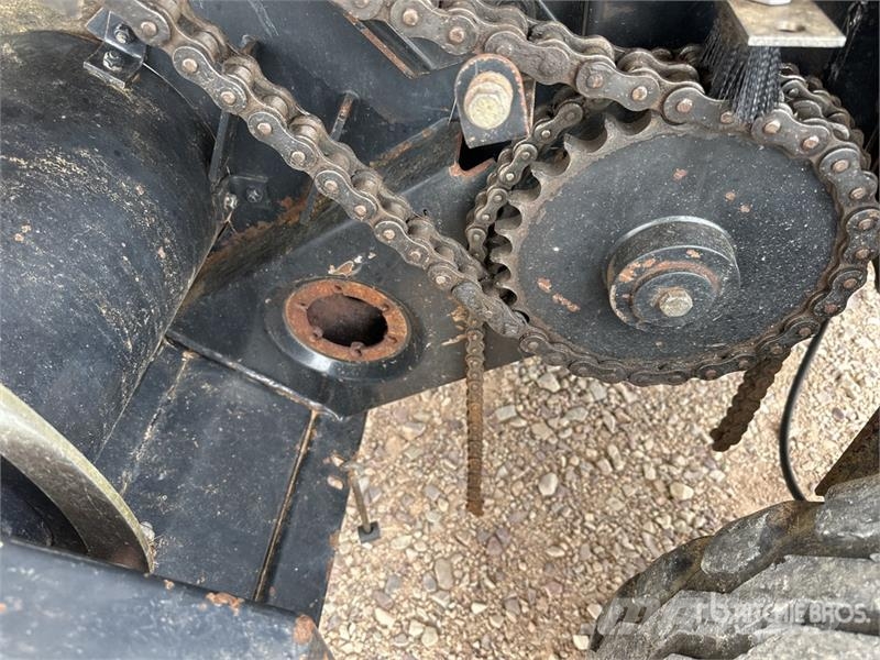 New Holland BR750A محزمات مستديرة