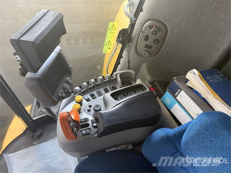 New Holland CR9060 Combine Harvester Teraviljakombainid
